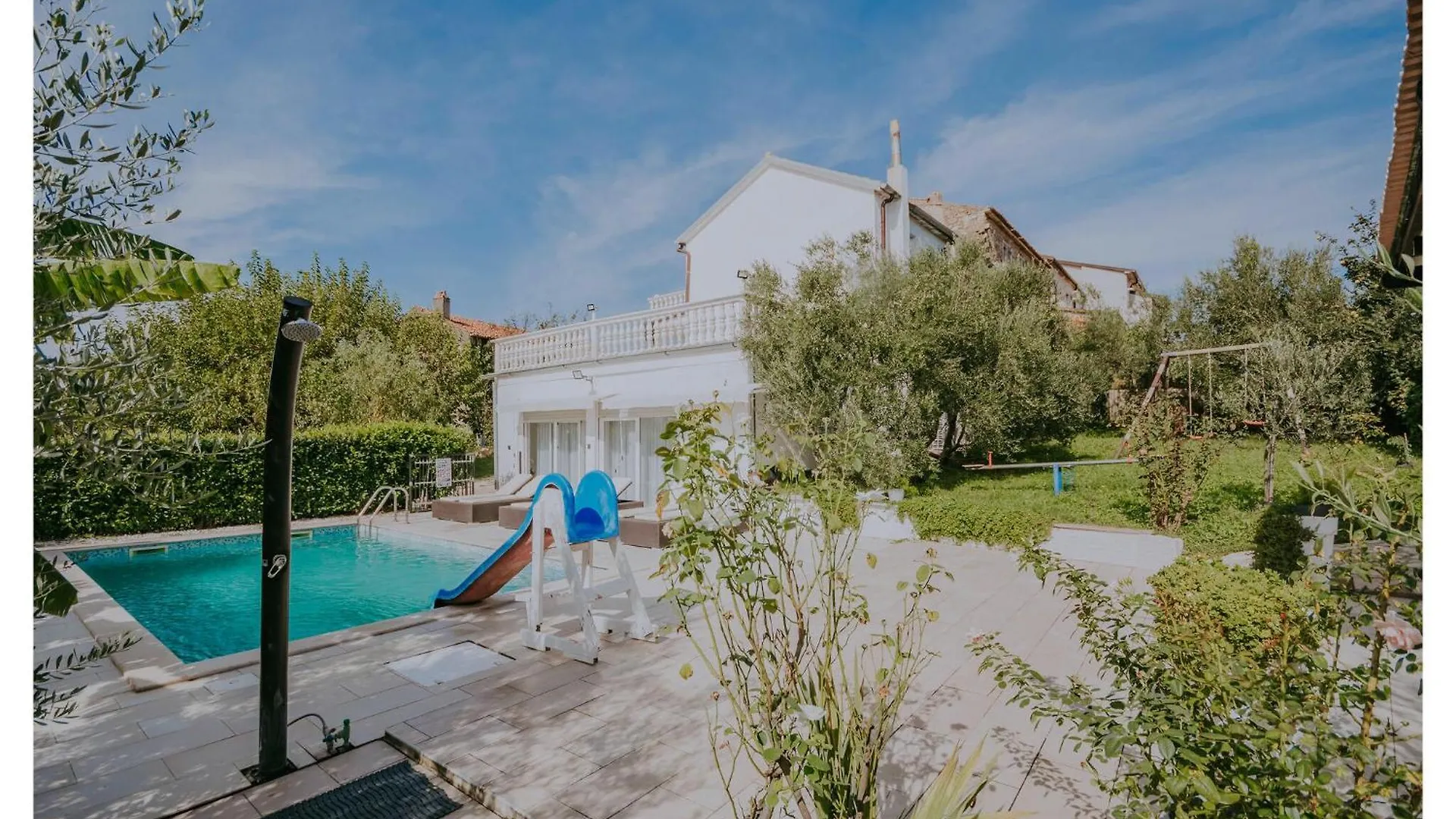 Contactos de Stunning Home In Brtonigla