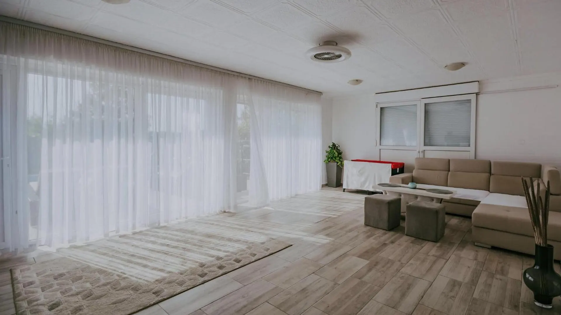 Stunning Home In Brtonigla 0*,